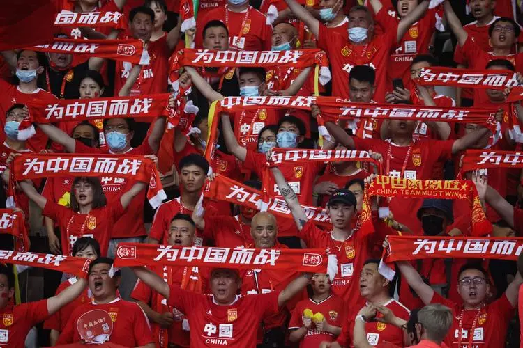 足球怎么在家踢好